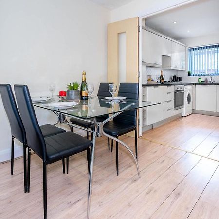 City Centre Townhouse - 3 Bedrooms - Garage - Parking - Top Rated เบอร์มิงแฮม ภายนอก รูปภาพ