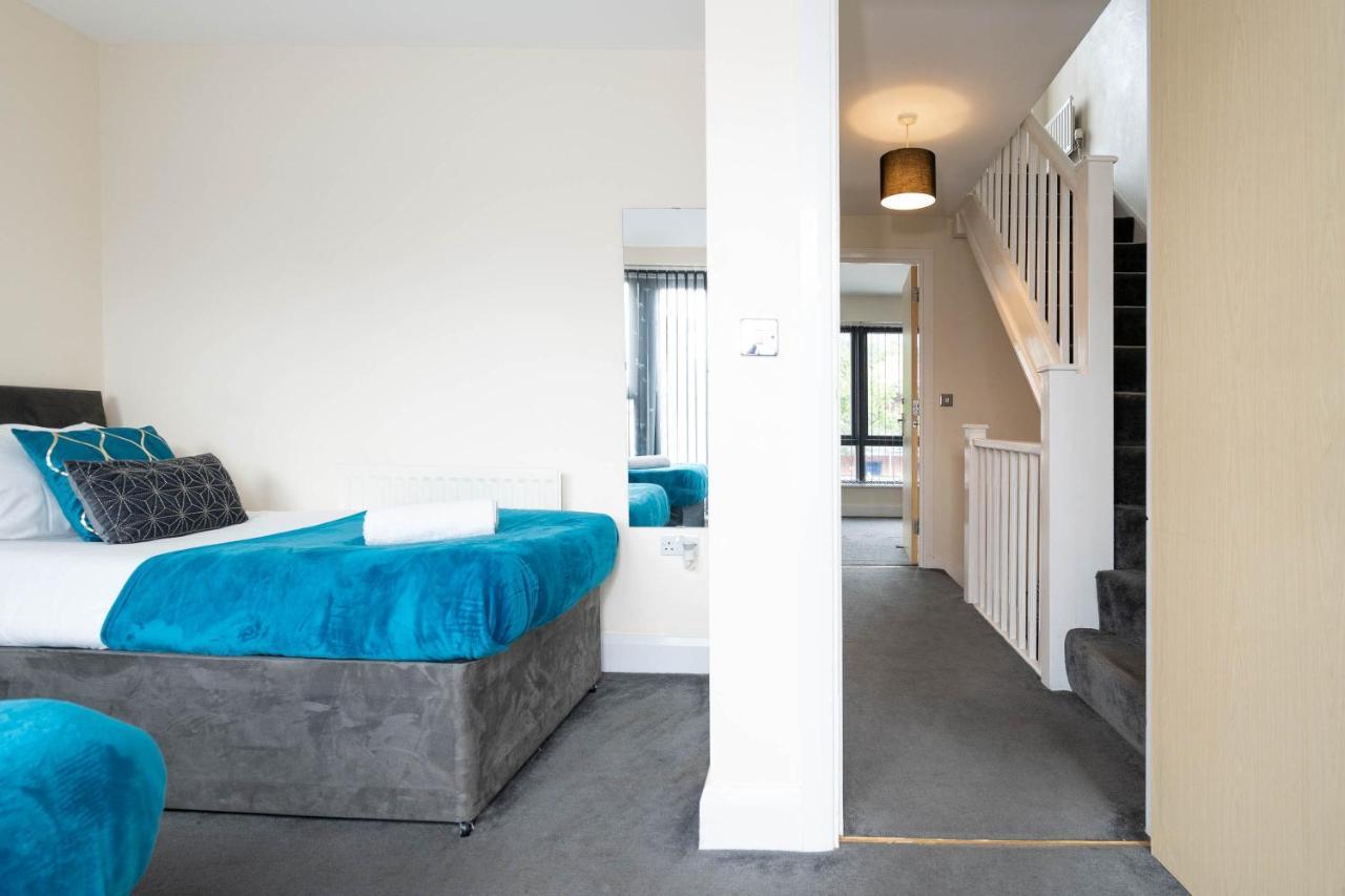 City Centre Townhouse - 3 Bedrooms - Garage - Parking - Top Rated เบอร์มิงแฮม ภายนอก รูปภาพ