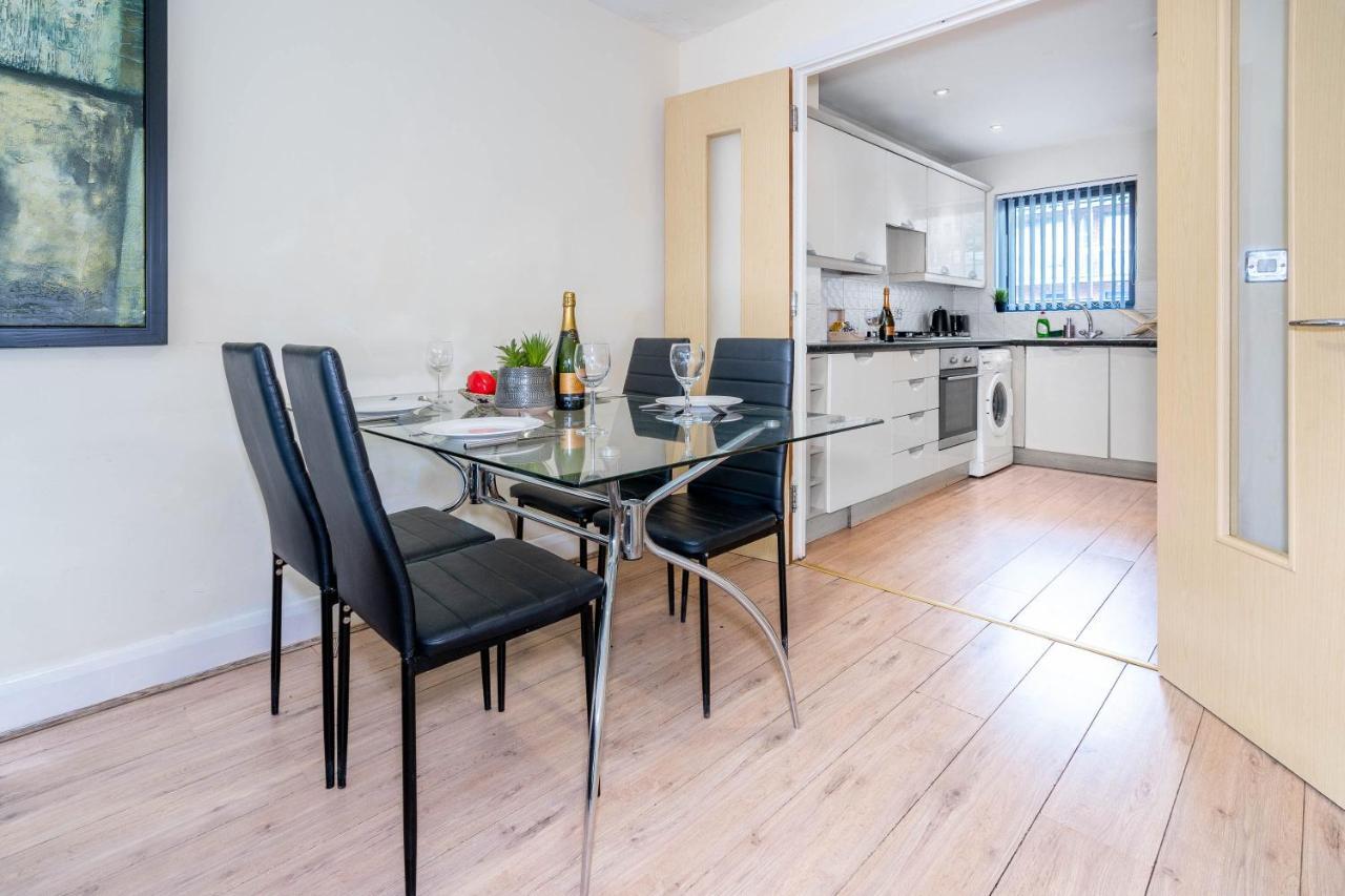 City Centre Townhouse - 3 Bedrooms - Garage - Parking - Top Rated เบอร์มิงแฮม ภายนอก รูปภาพ