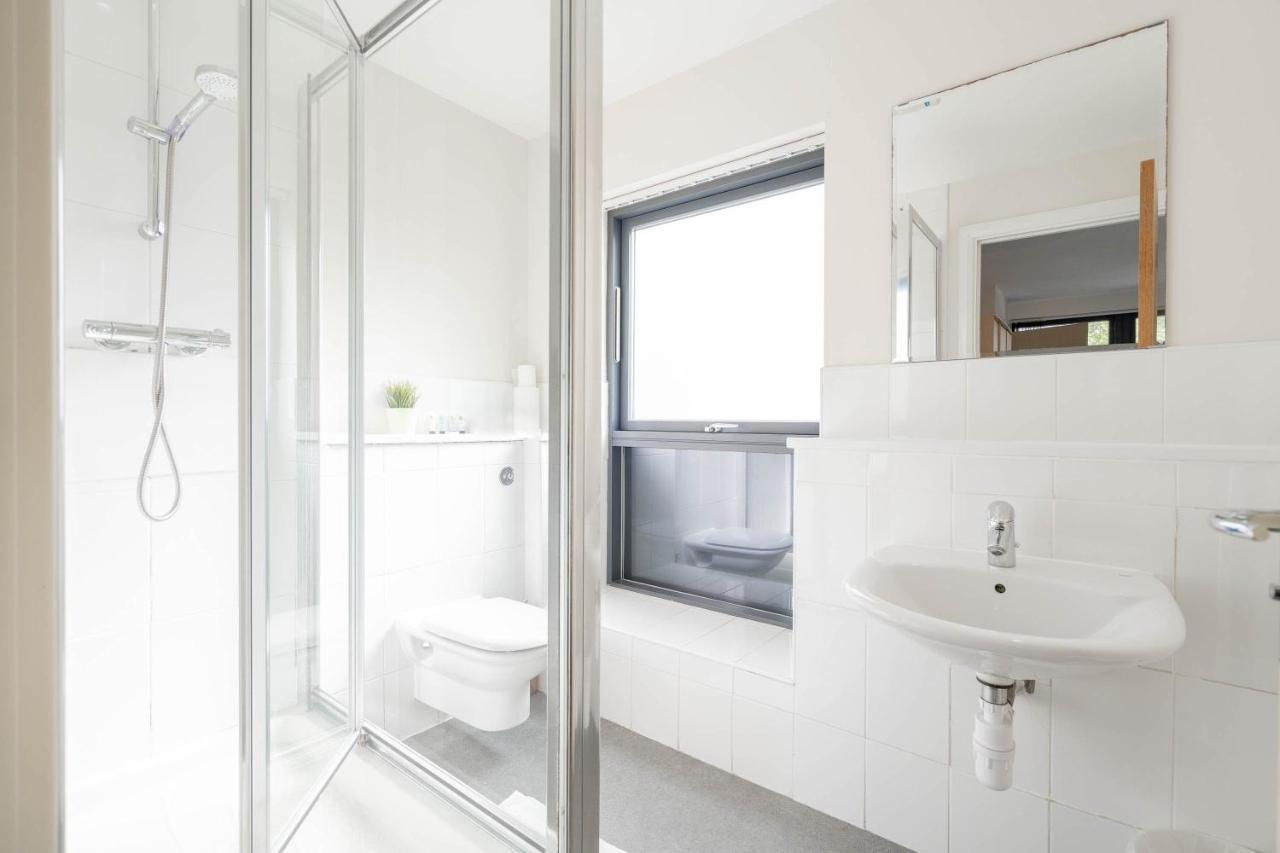 City Centre Townhouse - 3 Bedrooms - Garage - Parking - Top Rated เบอร์มิงแฮม ภายนอก รูปภาพ