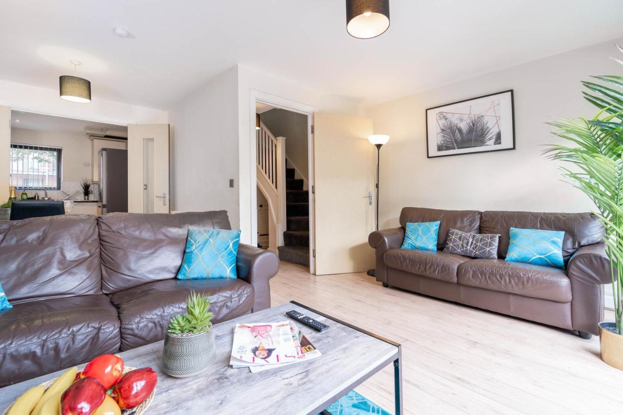 City Centre Townhouse - 3 Bedrooms - Garage - Parking - Top Rated เบอร์มิงแฮม ภายนอก รูปภาพ